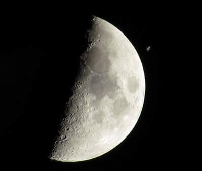 2014-12-28-ISS_moon_1.jpg