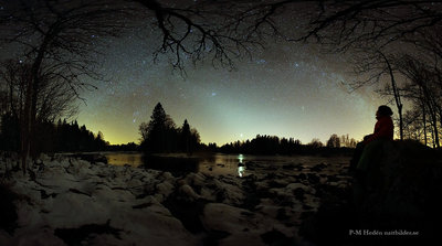 Zodiacallight and Milkyway APOD.jpg