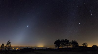 3 planets and zodiacal light_small.jpg