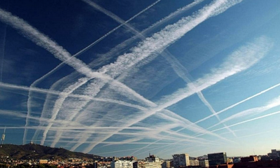 Barcelona Contrails (Credit: Jeroni Lorente)