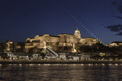 Moonset over Buda Castle_sss.jpg