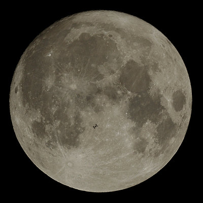 2016_11_14_supermoon_iss_crop.jpg