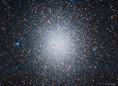 Omega Centauri by Leo Shatz