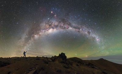 2016_04_04_Stones_Paranal_Touching_Sky_1500px_jpg.jpg