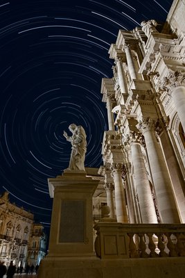 Pinching The North Star  - Syracuse - Unesco World Heritage Site - Apod_small.jpg