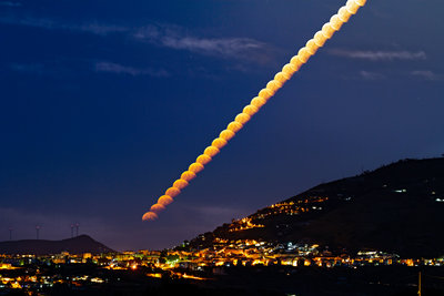 Partial Lunar Ecplise Over Alcamo - Sicily 2 - for APOD.jpg