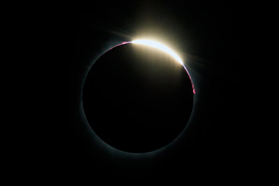 EclipseRingAndProminences.jpg