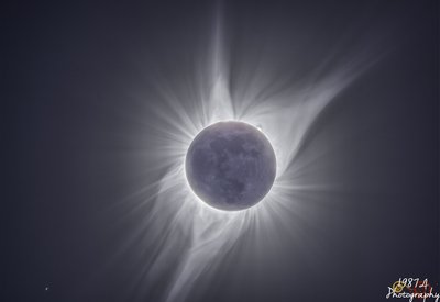 Earthshine Total Eclipse  8-21-17_small.jpg
