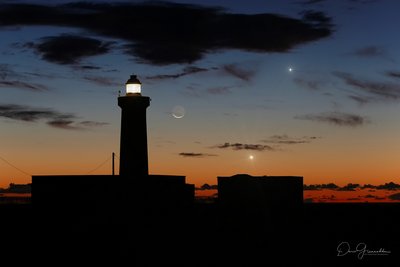 Moon Jupiter and Venus Conjunction Behind The Plemmirio Lighthouse bis_small.jpg