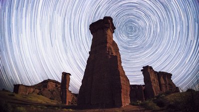 star trails talampaya_small.jpg