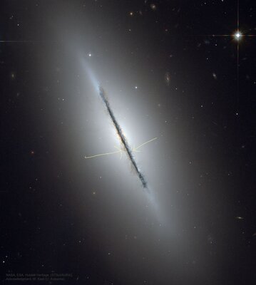 ngc5866_hst_960.jpg