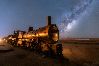 uyuni-train-low.jpg