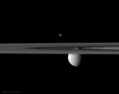 RheaJanus_Cassini_1020.jpg