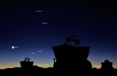 Planetary_Conjunction_over_Paranal.jpg