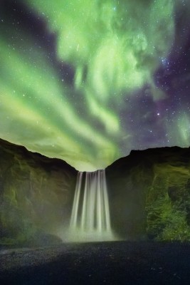 skogafoss aurora apod .jpg