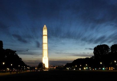 Washington Monument's New Look + Venus_small.JPG