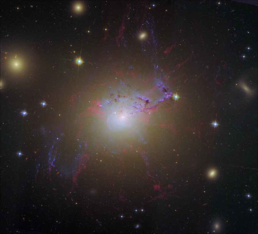 Remix del Hubble: la galaxia activa NGC 1275a